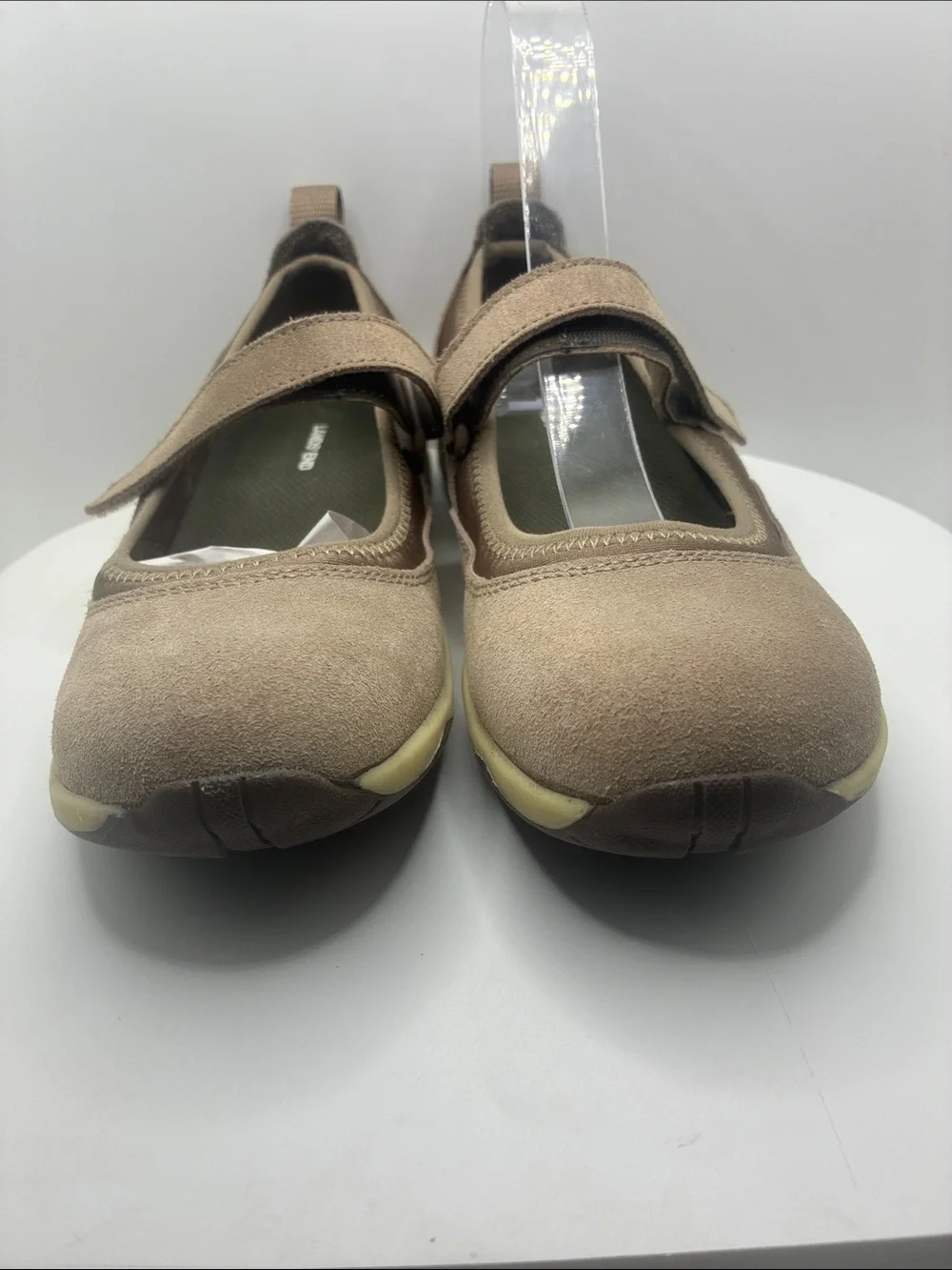 LANDS END WOMANS TAN MARY JANE STYLE SHOES / SIZE 6B SUEDE LEATHER/ STITCH DESIG